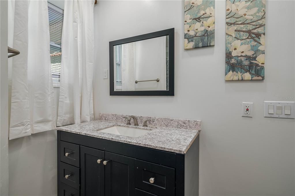 For Sale: $550,000 (4 beds, 1 baths, 2706 Square Feet)