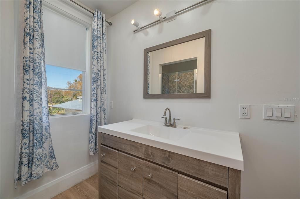 For Sale: $550,000 (4 beds, 1 baths, 2706 Square Feet)