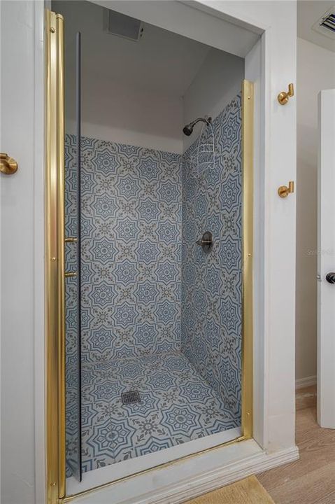 For Sale: $550,000 (4 beds, 1 baths, 2706 Square Feet)