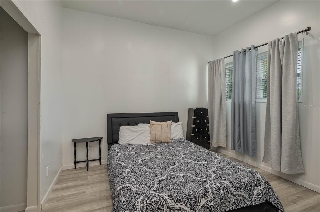 For Sale: $550,000 (4 beds, 1 baths, 2706 Square Feet)