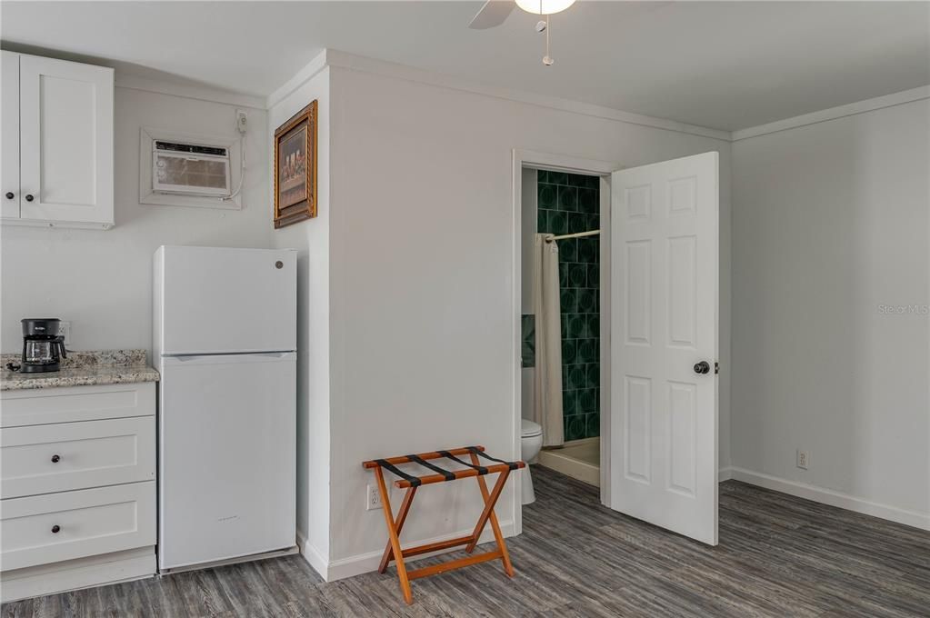 For Sale: $550,000 (4 beds, 1 baths, 2706 Square Feet)