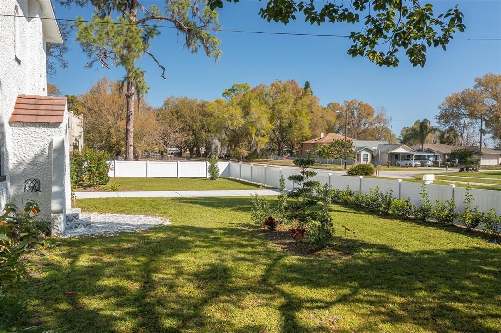 For Sale: $550,000 (4 beds, 1 baths, 2706 Square Feet)