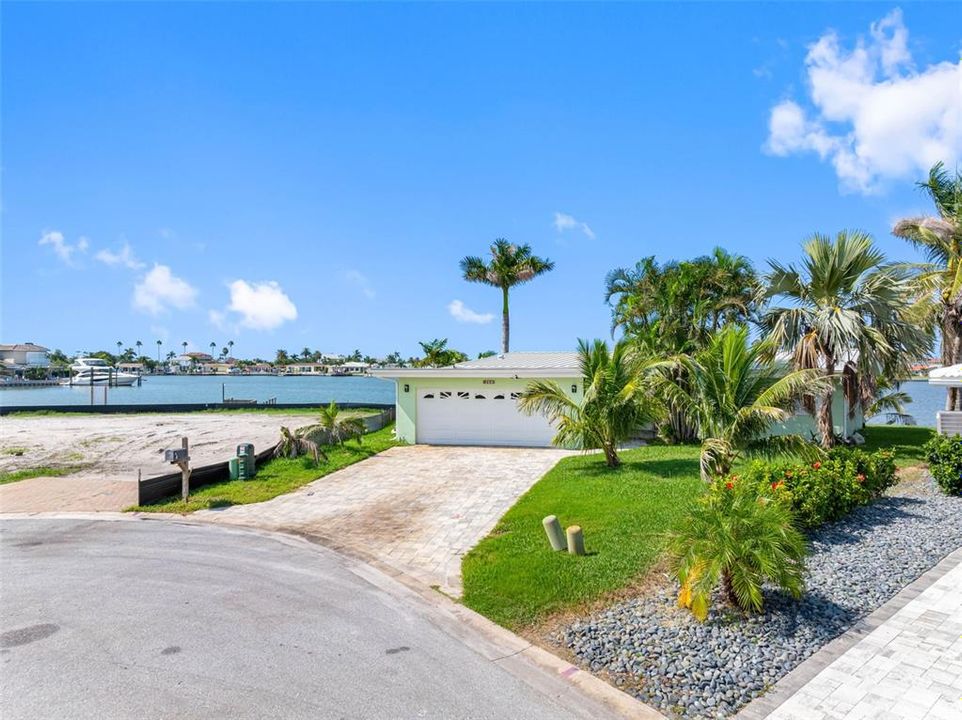 For Sale: $1,295,000 (0.19 acres)