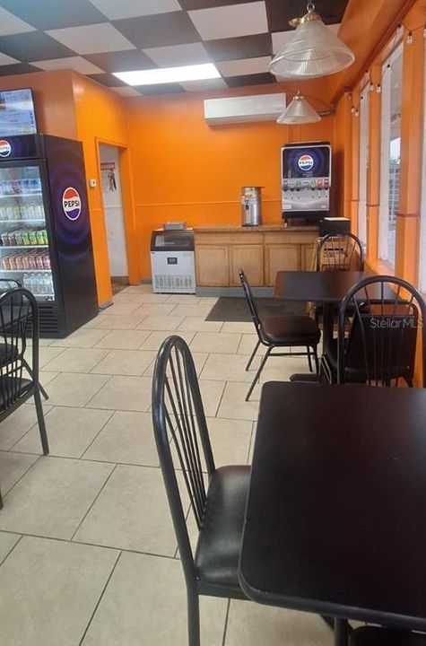 En Venta: $579,000 (0 camas, 0 baños, 1258 Pies cuadrados)