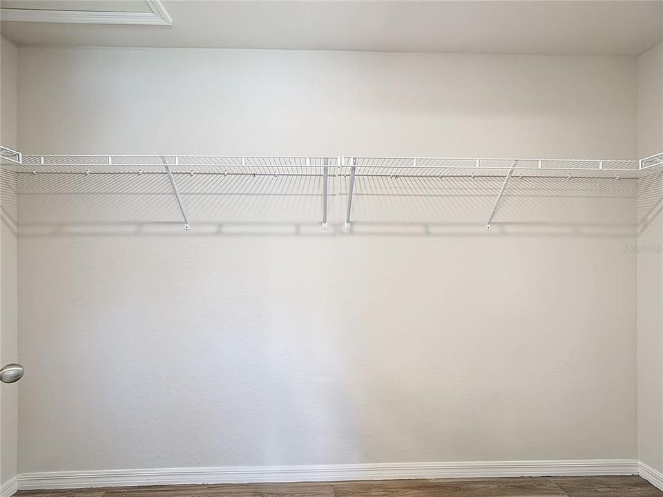 Activo con contrato: $301,900 (4 camas, 2 baños, 1613 Pies cuadrados)