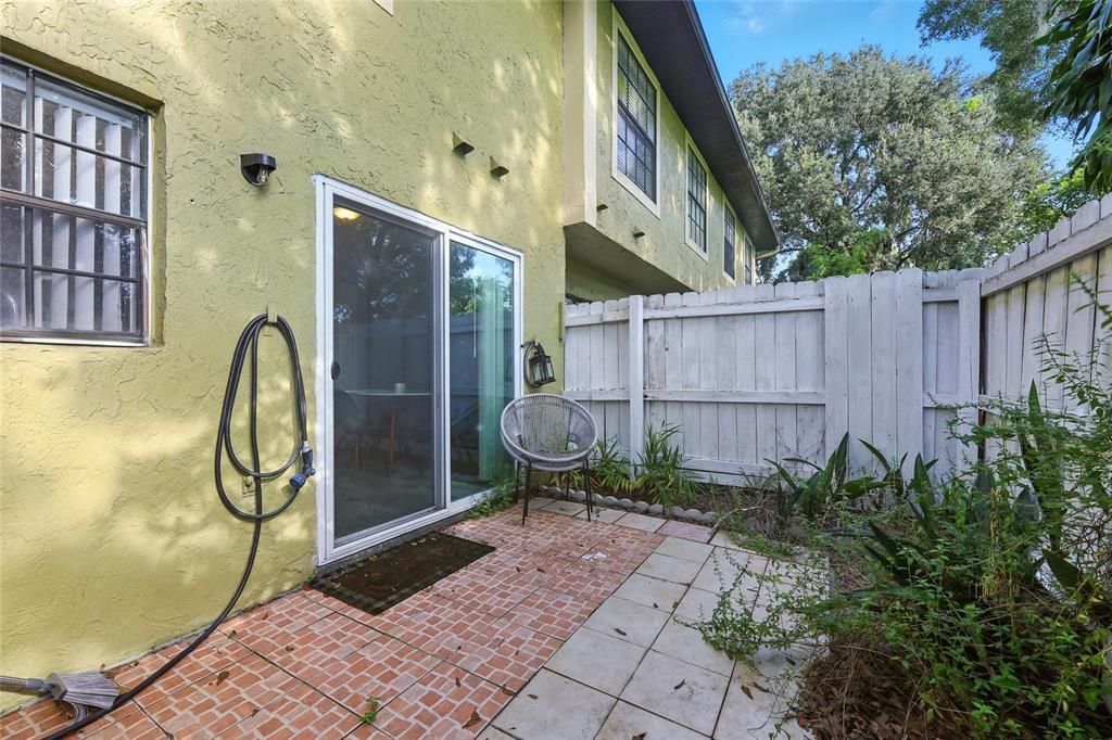 Active With Contract: $210,000 (2 beds, 2 baths, 1031 Square Feet)