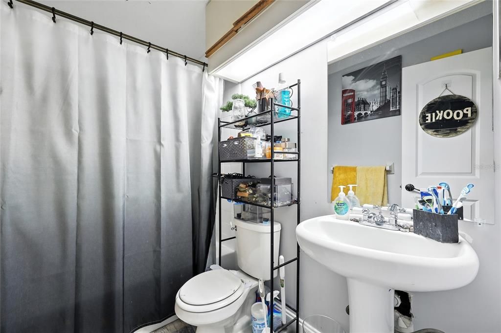 Active With Contract: $210,000 (2 beds, 2 baths, 1031 Square Feet)