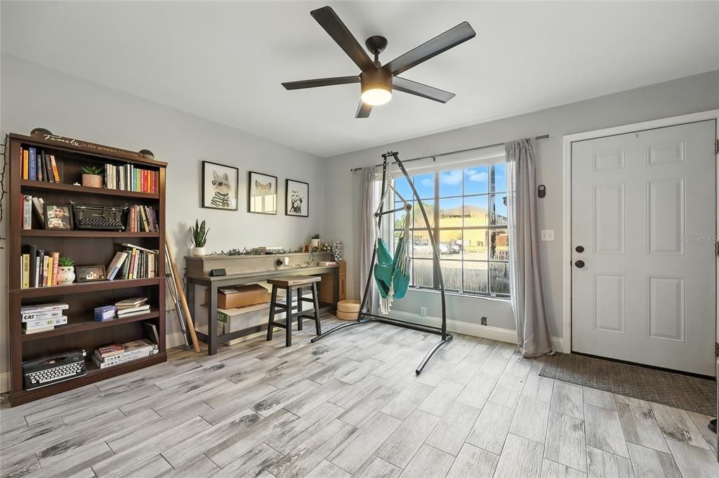 Active With Contract: $210,000 (2 beds, 2 baths, 1031 Square Feet)