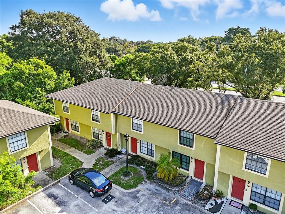 Active With Contract: $210,000 (2 beds, 2 baths, 1031 Square Feet)