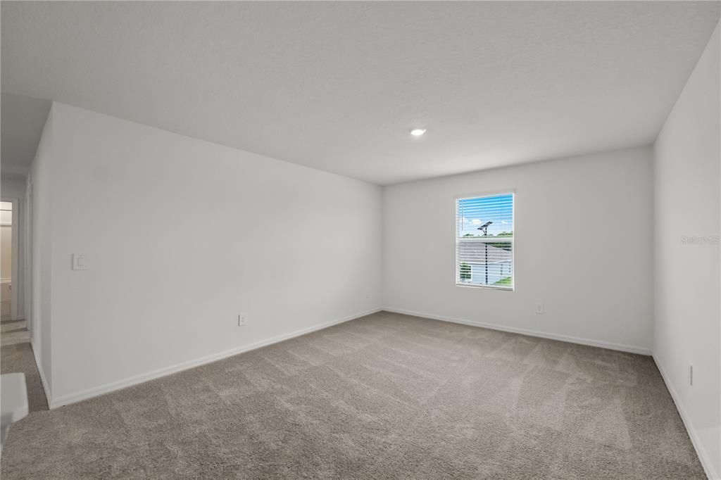 出租: $2,500 (5 贝兹, 3 浴室, 2451 平方英尺)