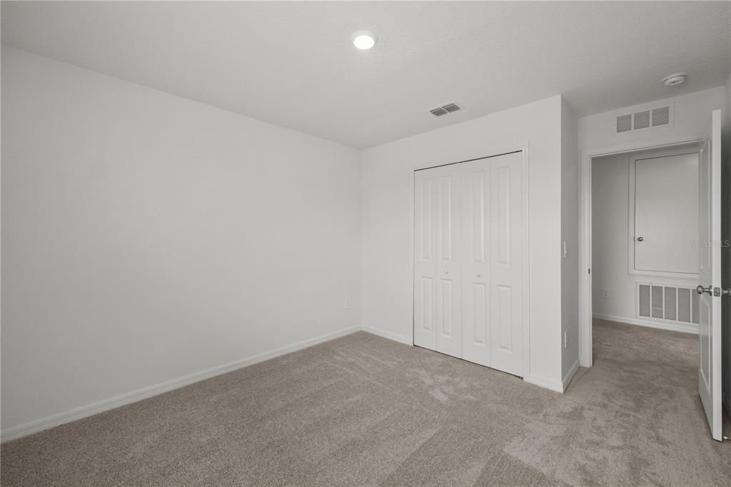 出租: $2,500 (5 贝兹, 3 浴室, 2451 平方英尺)