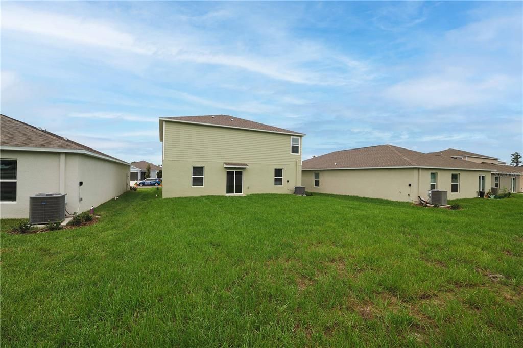 出租: $2,500 (5 贝兹, 3 浴室, 2451 平方英尺)