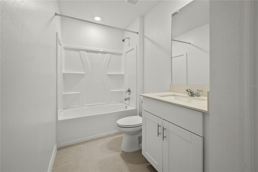 出租: $2,500 (5 贝兹, 3 浴室, 2451 平方英尺)