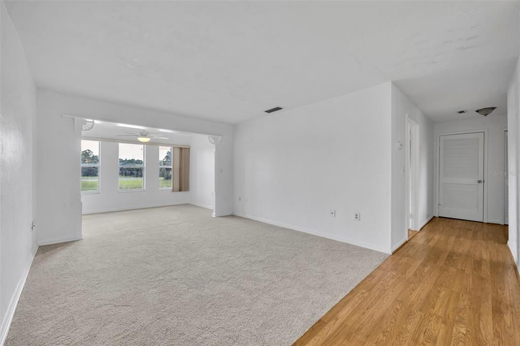 For Sale: $115,000 (1 beds, 1 baths, 872 Square Feet)