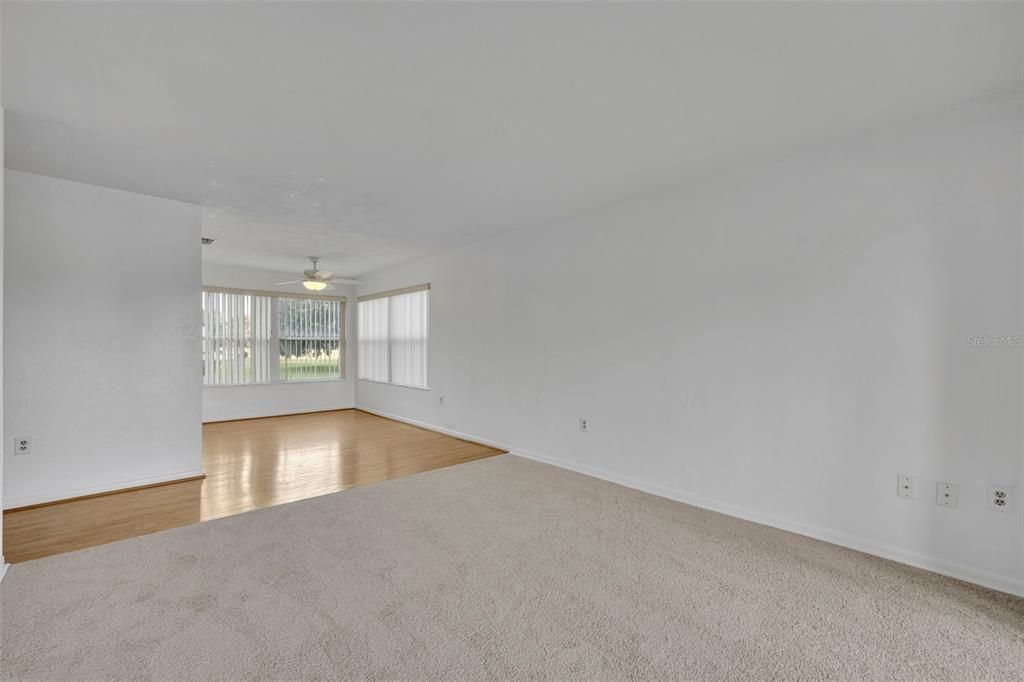 For Sale: $115,000 (1 beds, 1 baths, 872 Square Feet)