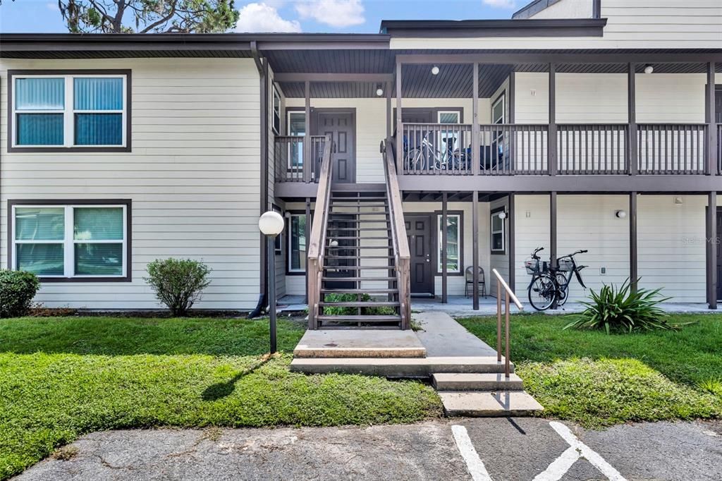 For Sale: $115,000 (1 beds, 1 baths, 872 Square Feet)