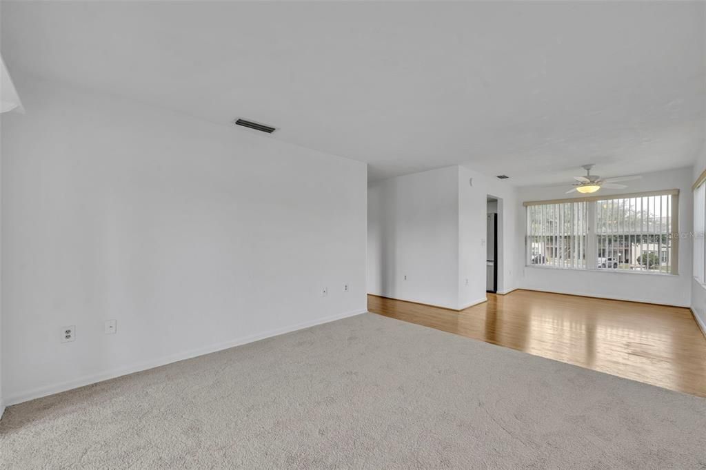 For Sale: $115,000 (1 beds, 1 baths, 872 Square Feet)