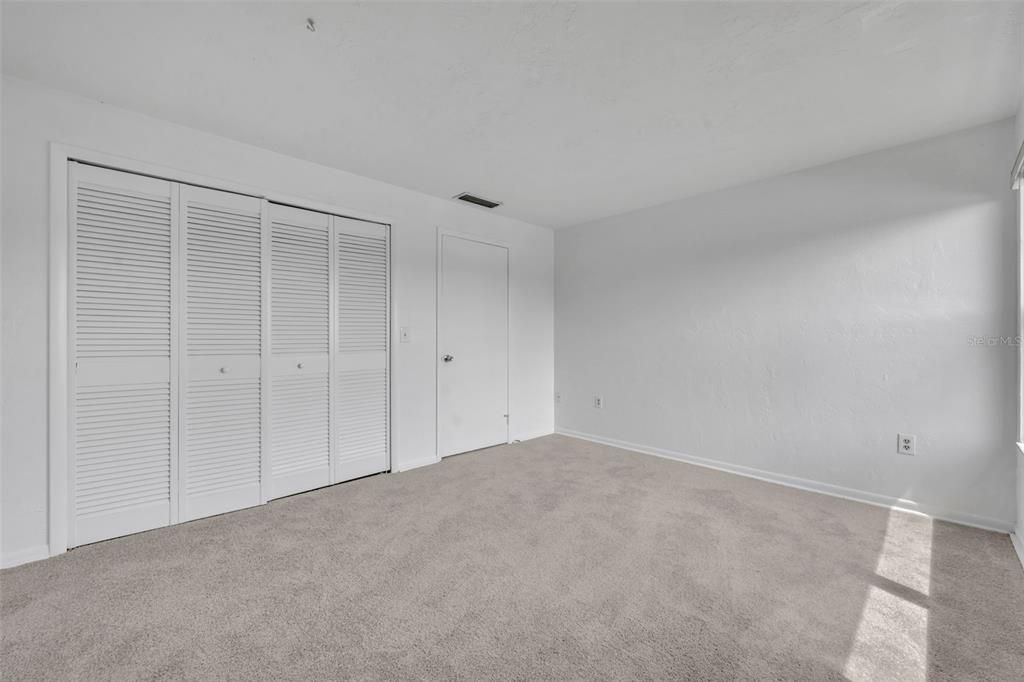 For Sale: $115,000 (1 beds, 1 baths, 872 Square Feet)