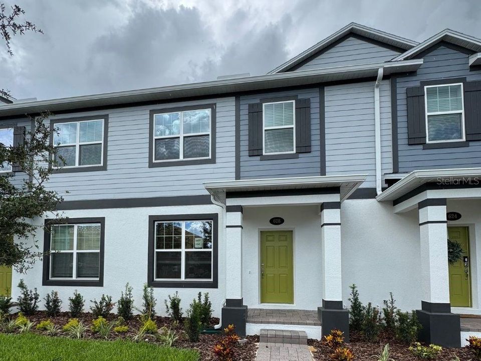 Recently Sold: $359,990 (3 beds, 2 baths, 1691 Square Feet)