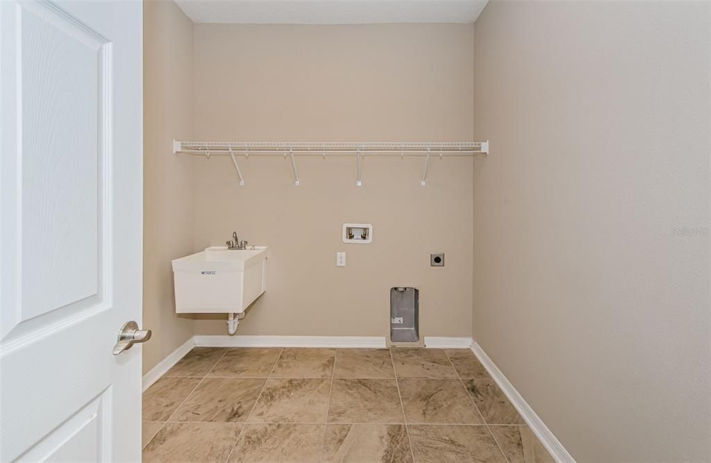 En Venta: $899,999 (5 camas, 4 baños, 3984 Pies cuadrados)