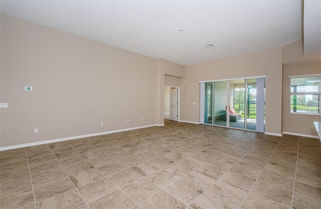 En Venta: $899,999 (5 camas, 4 baños, 3984 Pies cuadrados)