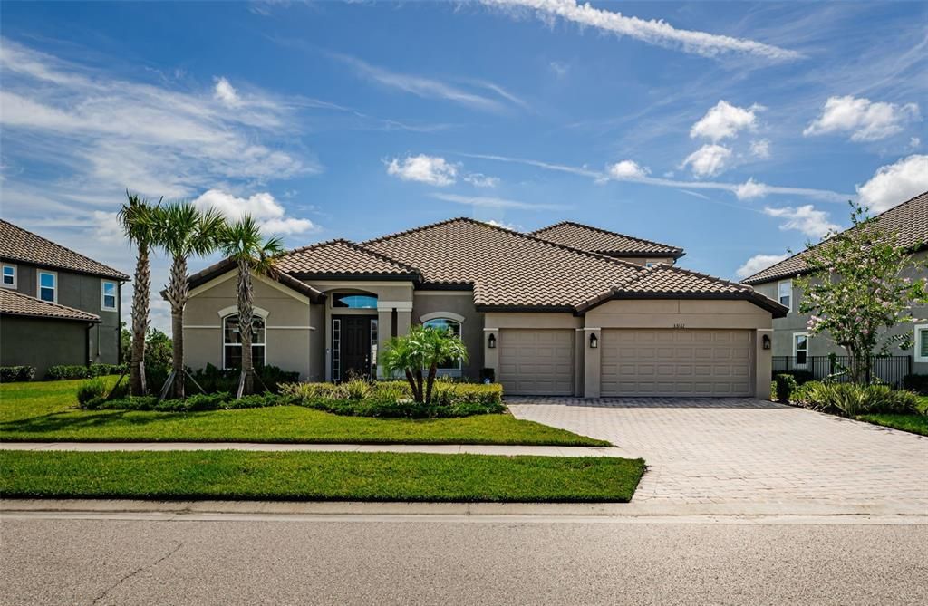 En Venta: $899,999 (5 camas, 4 baños, 3984 Pies cuadrados)