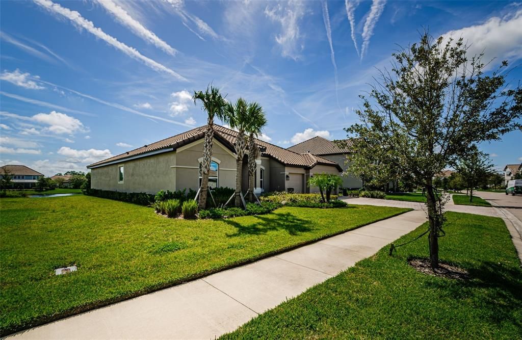 En Venta: $899,999 (5 camas, 4 baños, 3984 Pies cuadrados)