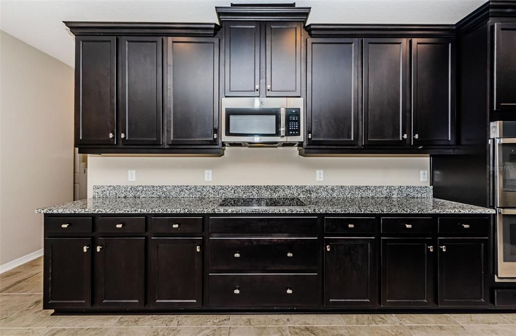 En Venta: $899,999 (5 camas, 4 baños, 3984 Pies cuadrados)