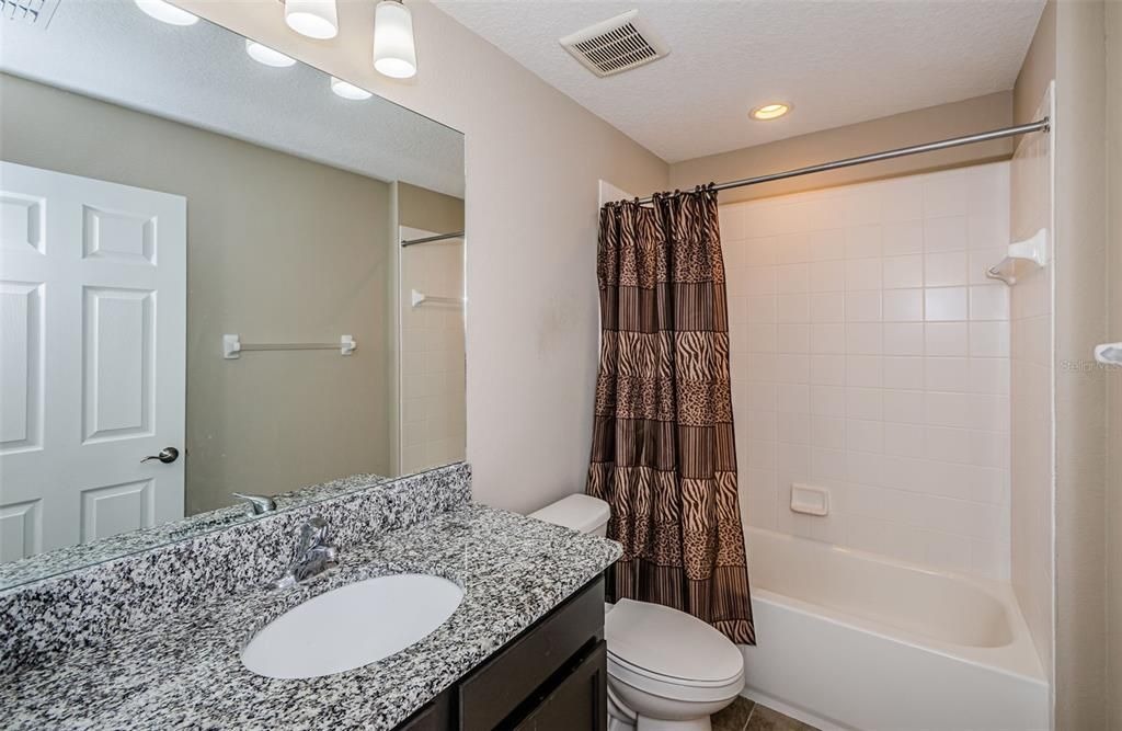 En Venta: $899,999 (5 camas, 4 baños, 3984 Pies cuadrados)