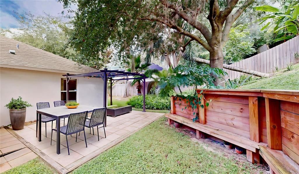 For Sale: $375,000 (3 beds, 2 baths, 1822 Square Feet)