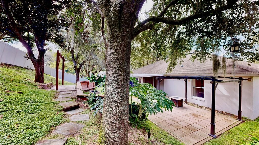 For Sale: $375,000 (3 beds, 2 baths, 1822 Square Feet)