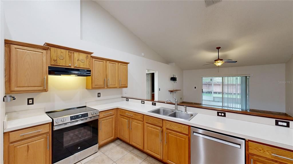 For Sale: $375,000 (3 beds, 2 baths, 1822 Square Feet)