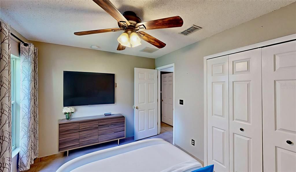 For Sale: $375,000 (3 beds, 2 baths, 1822 Square Feet)