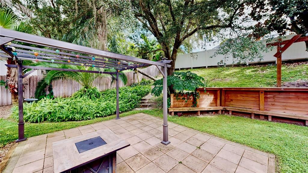 For Sale: $375,000 (3 beds, 2 baths, 1822 Square Feet)