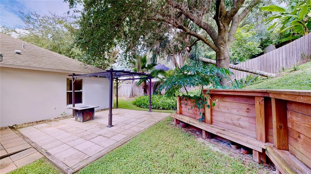 For Sale: $375,000 (3 beds, 2 baths, 1822 Square Feet)