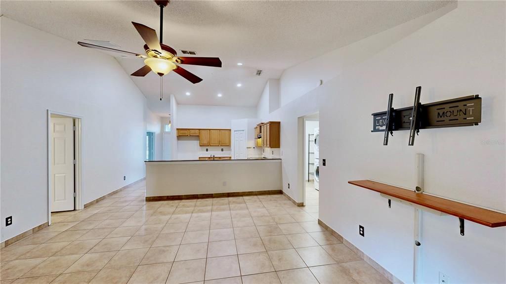 For Sale: $375,000 (3 beds, 2 baths, 1822 Square Feet)