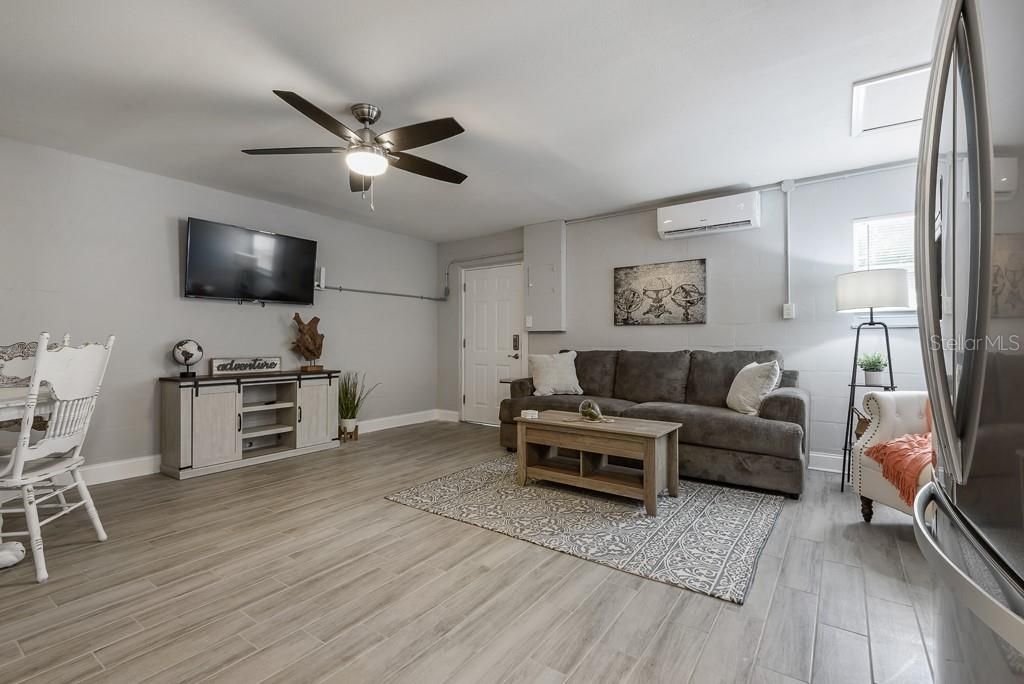 В аренду: $2,000 (1 спален, 1 ванн, 600 Квадратных фут)