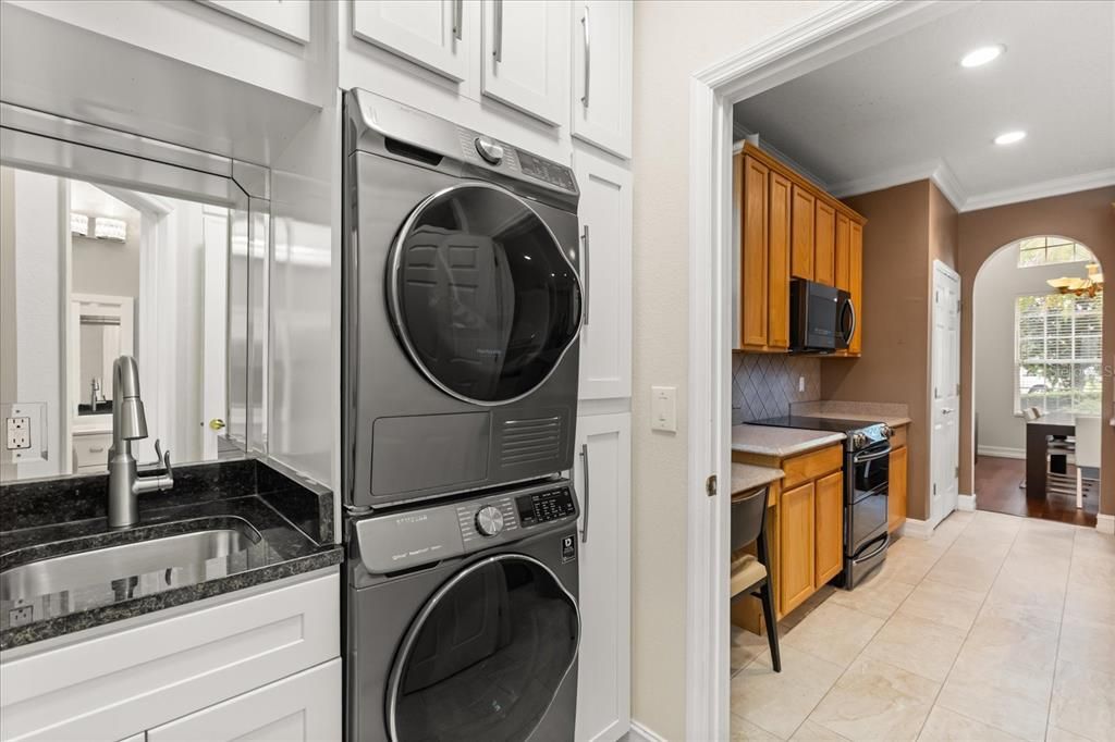 待售: $899,000 (7 贝兹, 5 浴室, 3753 平方英尺)