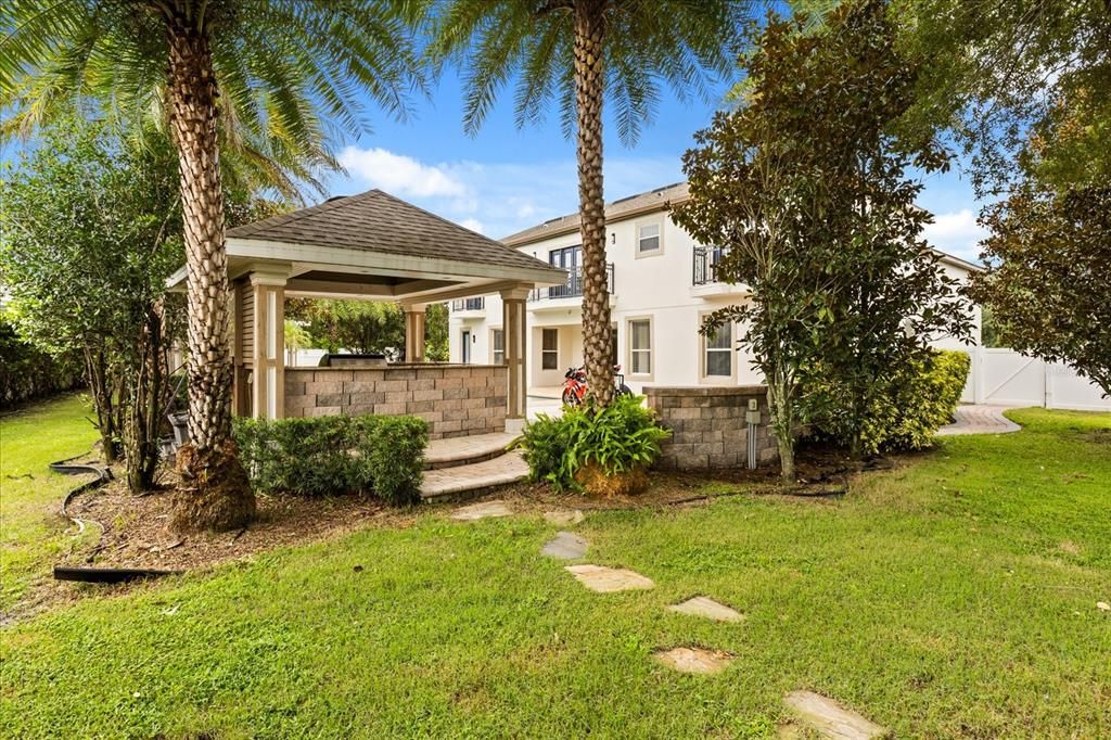 待售: $899,000 (7 贝兹, 5 浴室, 3753 平方英尺)