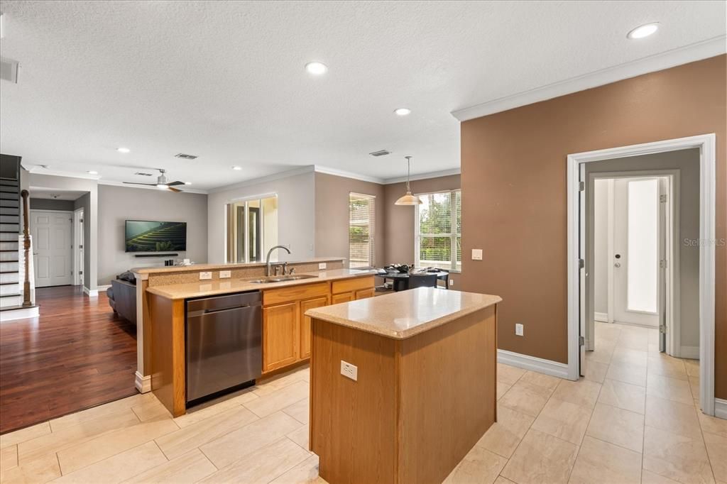 待售: $899,000 (7 贝兹, 5 浴室, 3753 平方英尺)