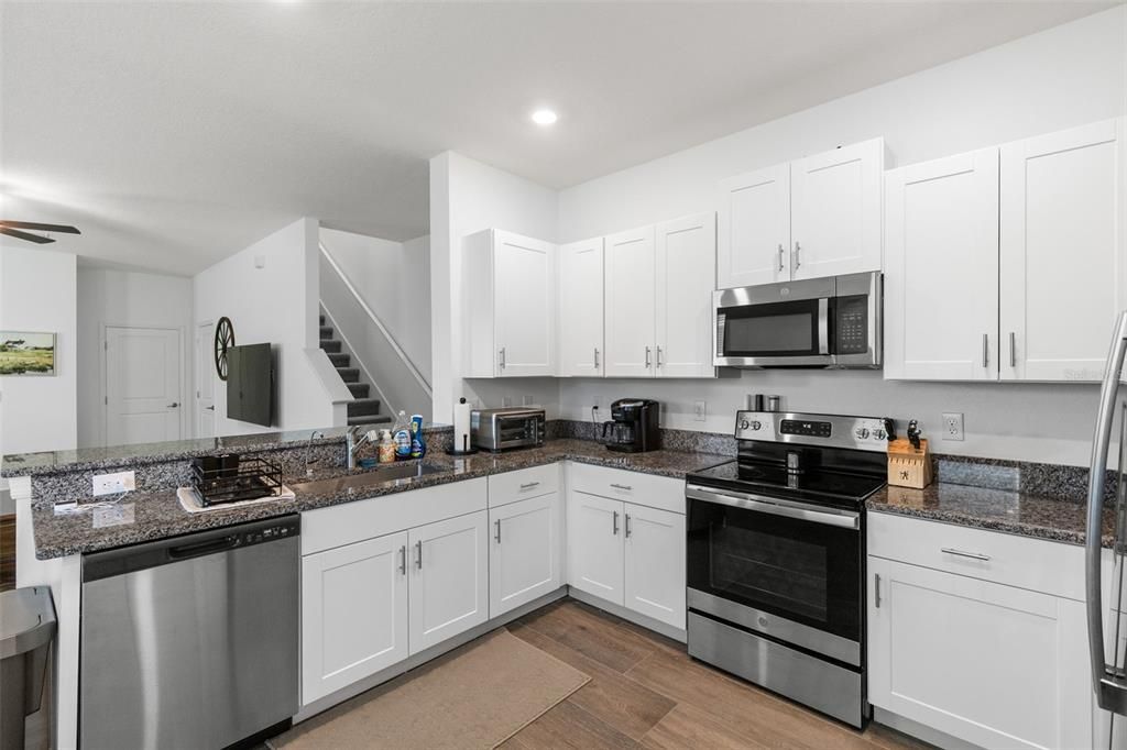 For Sale: $330,000 (2 beds, 2 baths, 1541 Square Feet)