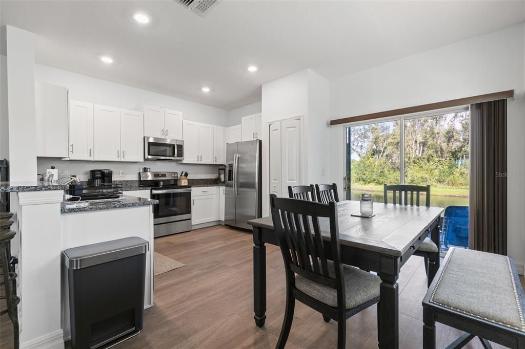 For Sale: $330,000 (2 beds, 2 baths, 1541 Square Feet)