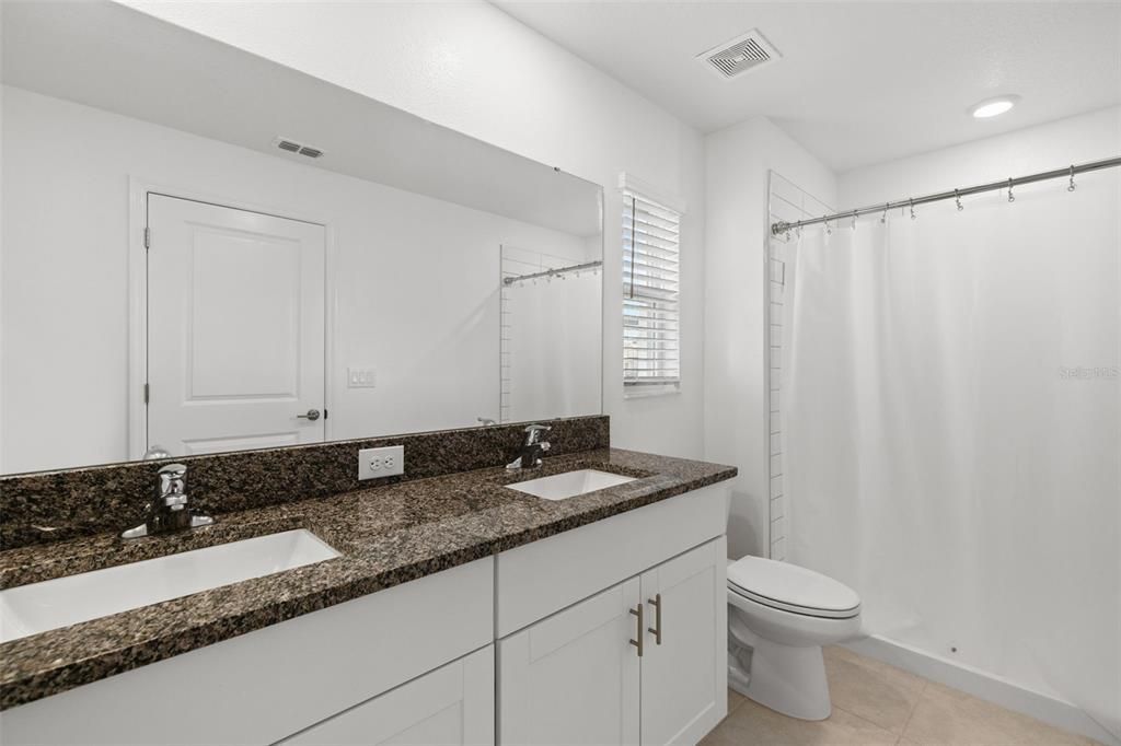 For Sale: $330,000 (2 beds, 2 baths, 1541 Square Feet)