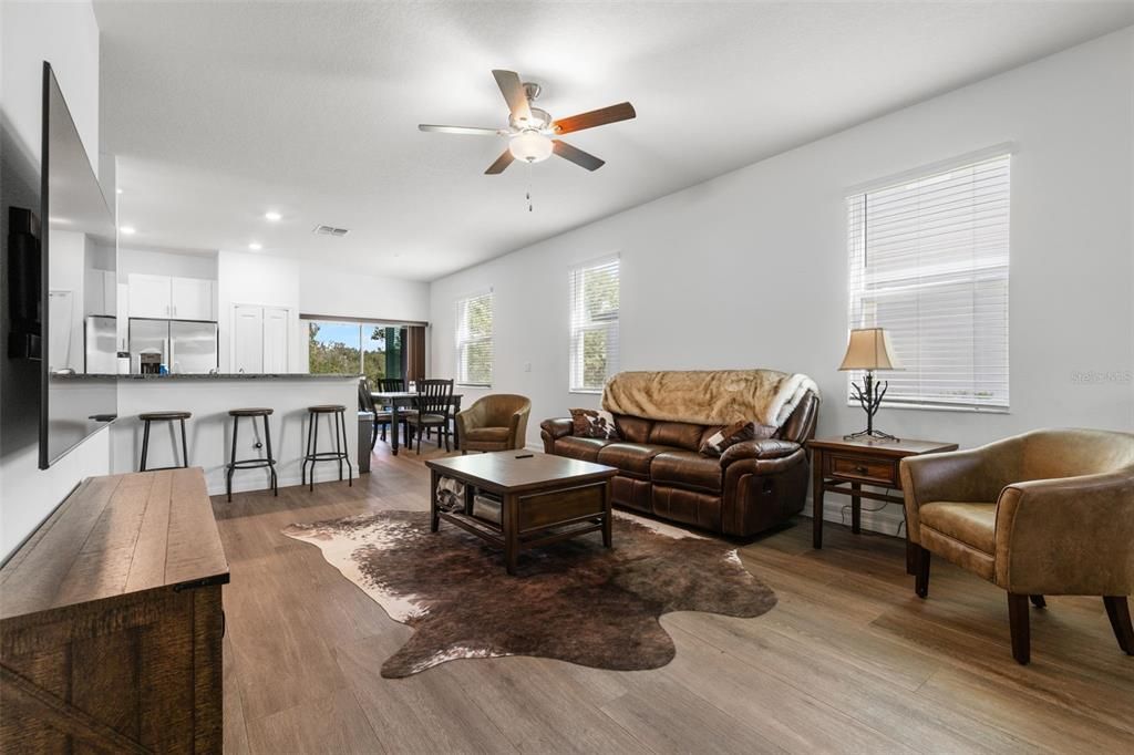 For Sale: $330,000 (2 beds, 2 baths, 1541 Square Feet)