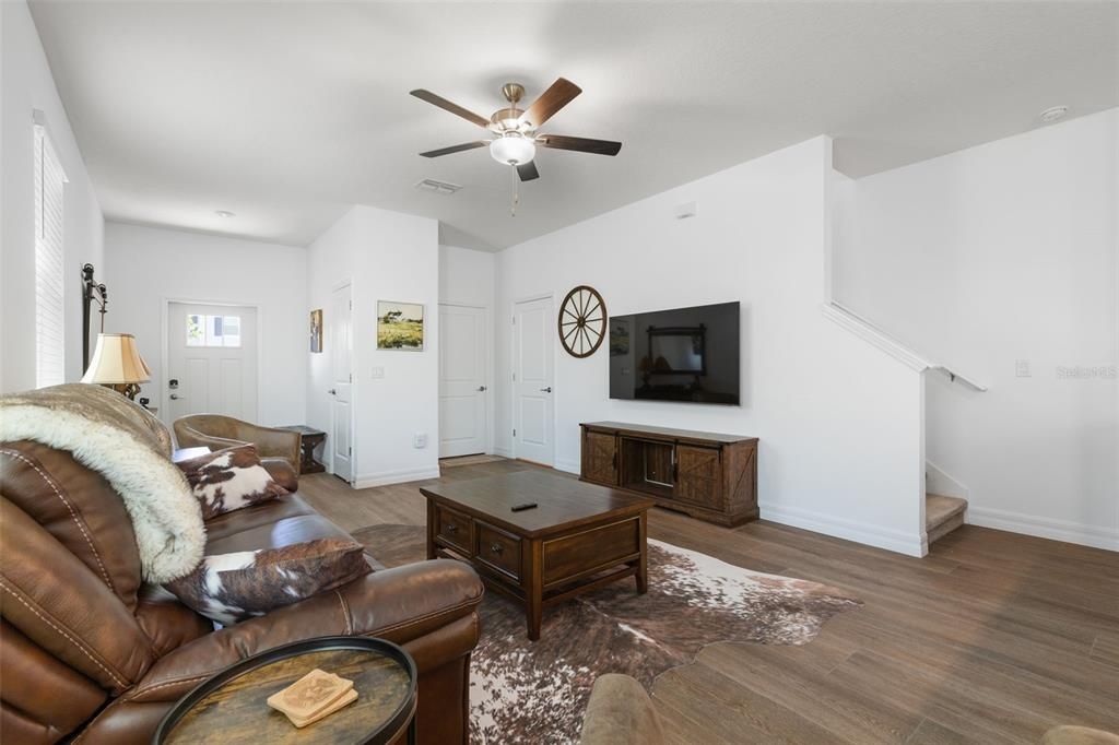 For Sale: $330,000 (2 beds, 2 baths, 1541 Square Feet)