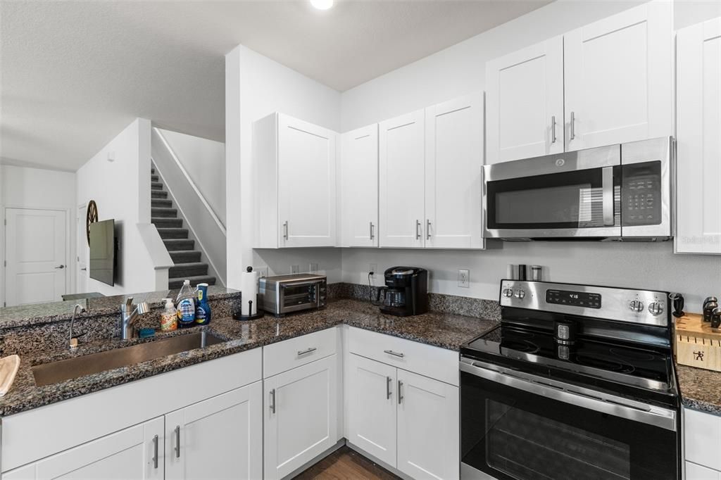 For Sale: $330,000 (2 beds, 2 baths, 1541 Square Feet)