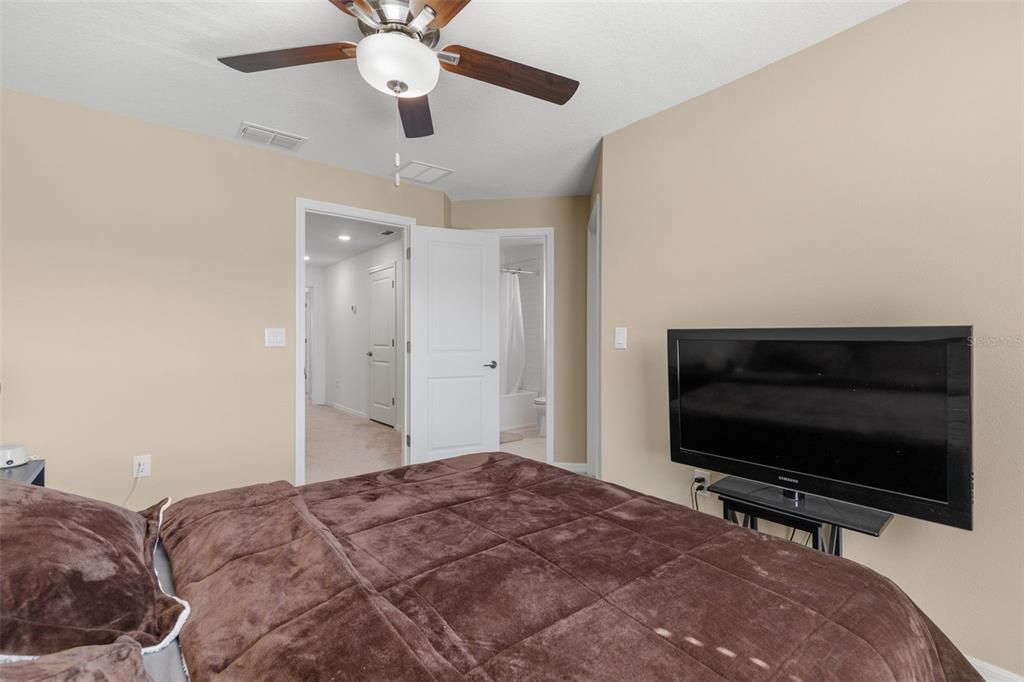 For Sale: $330,000 (2 beds, 2 baths, 1541 Square Feet)