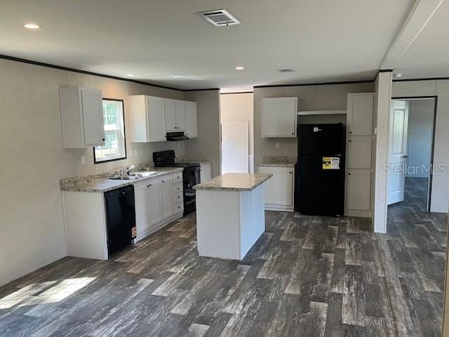 For Sale: $299,000 (3 beds, 2 baths, 1512 Square Feet)