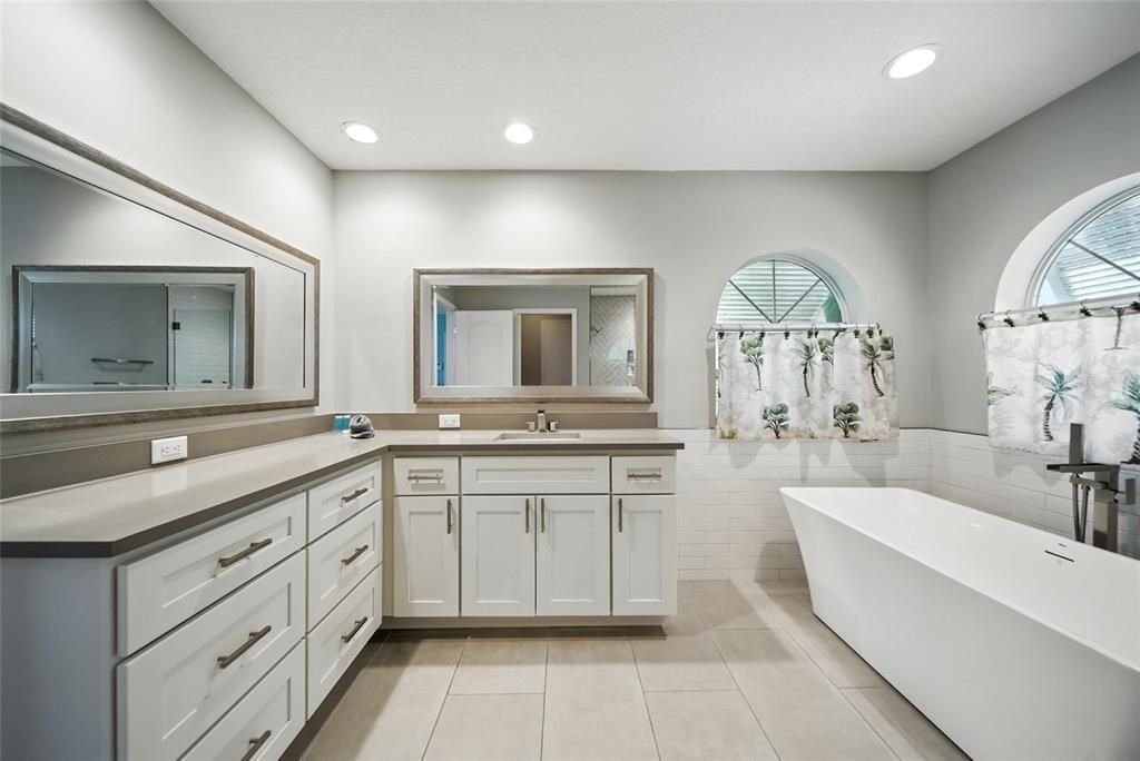 На продажу: $2,500,000 (4 спален, 3 ванн, 4394 Квадратных фут)