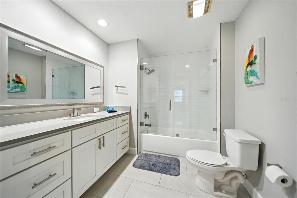 На продажу: $2,500,000 (4 спален, 3 ванн, 4394 Квадратных фут)